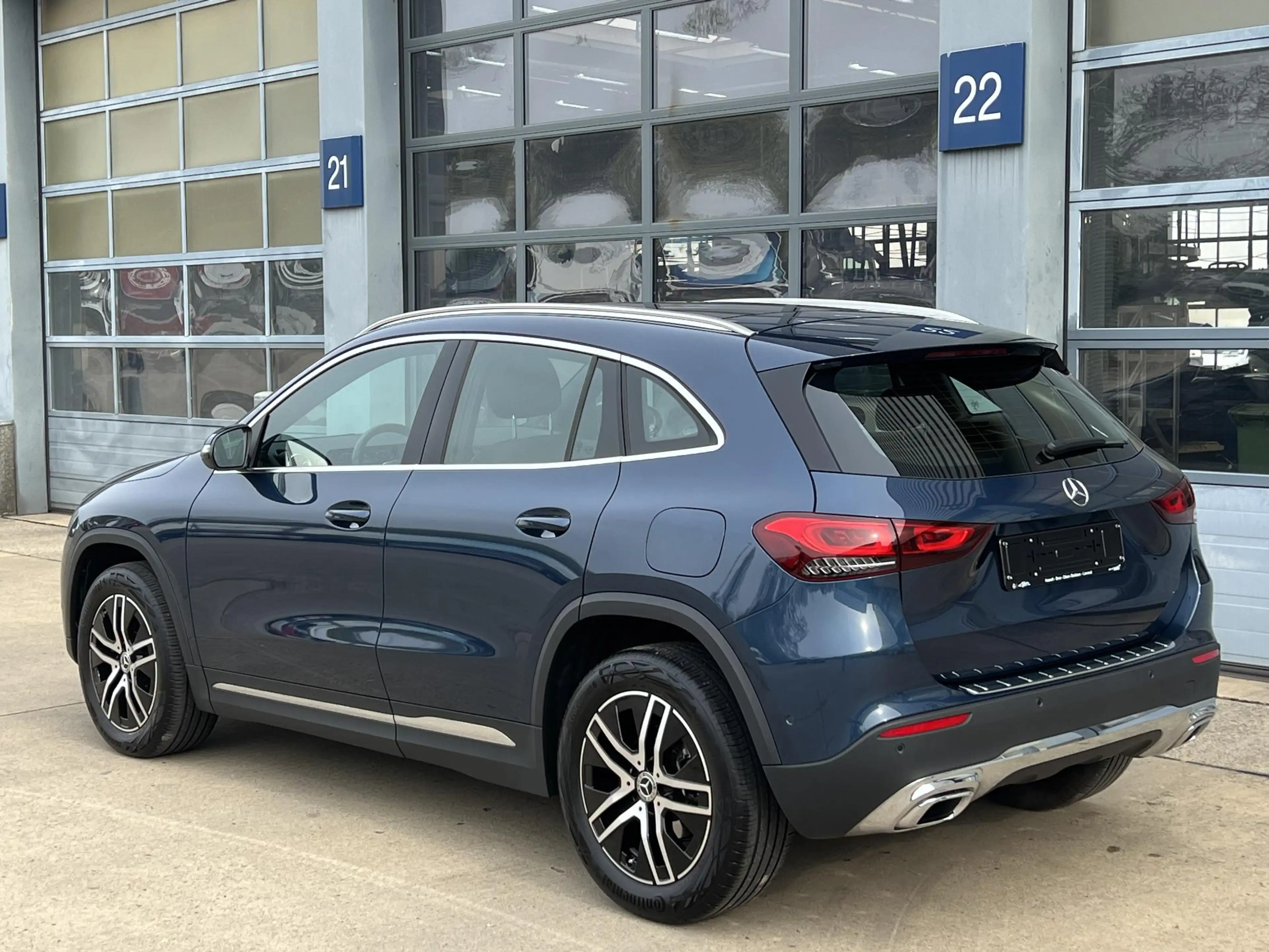 Mercedes-Benz GLA 180 progressive met panodak — photo 4