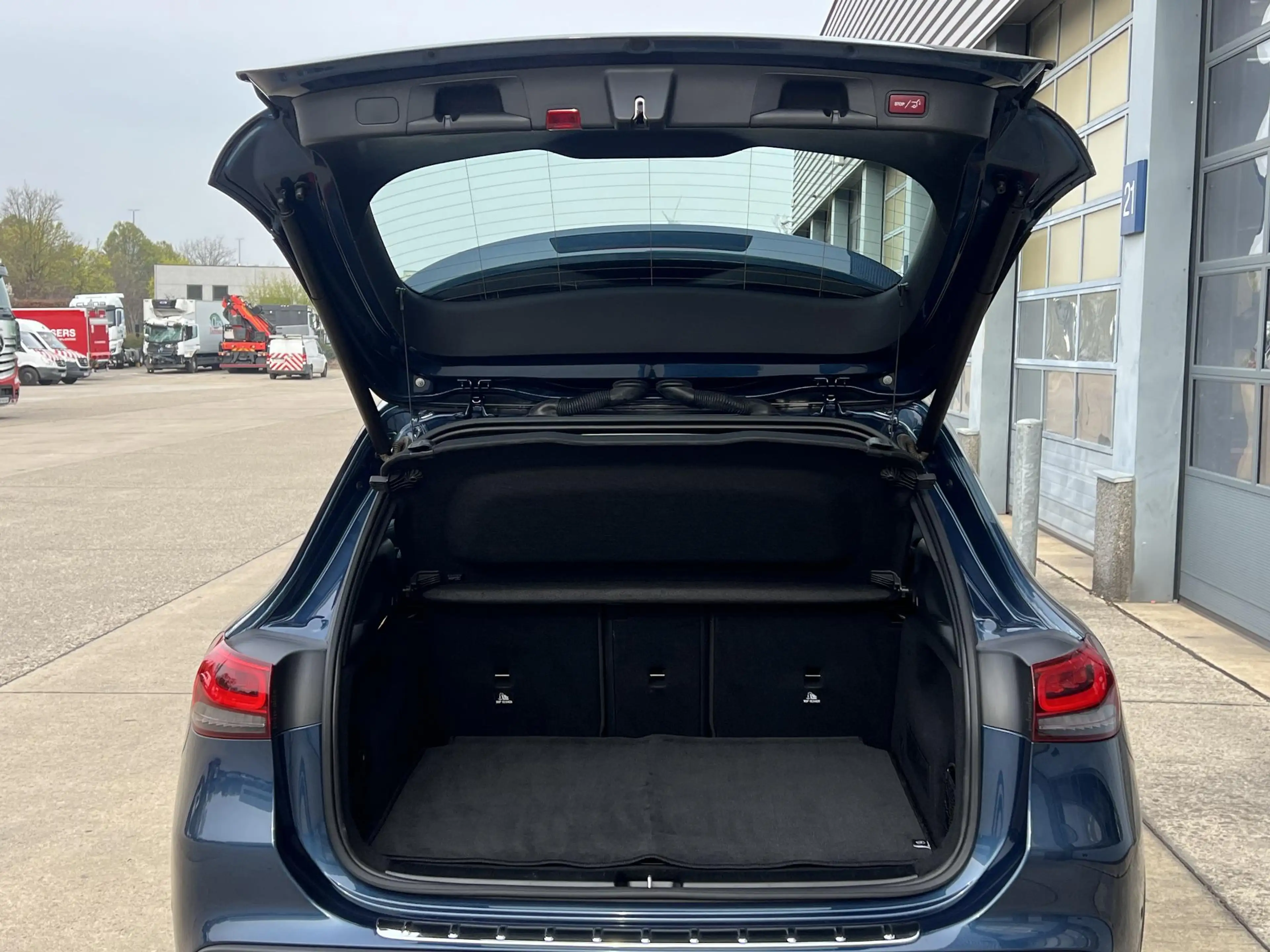 Mercedes-Benz GLA 180 progressive met panodak — photo 6