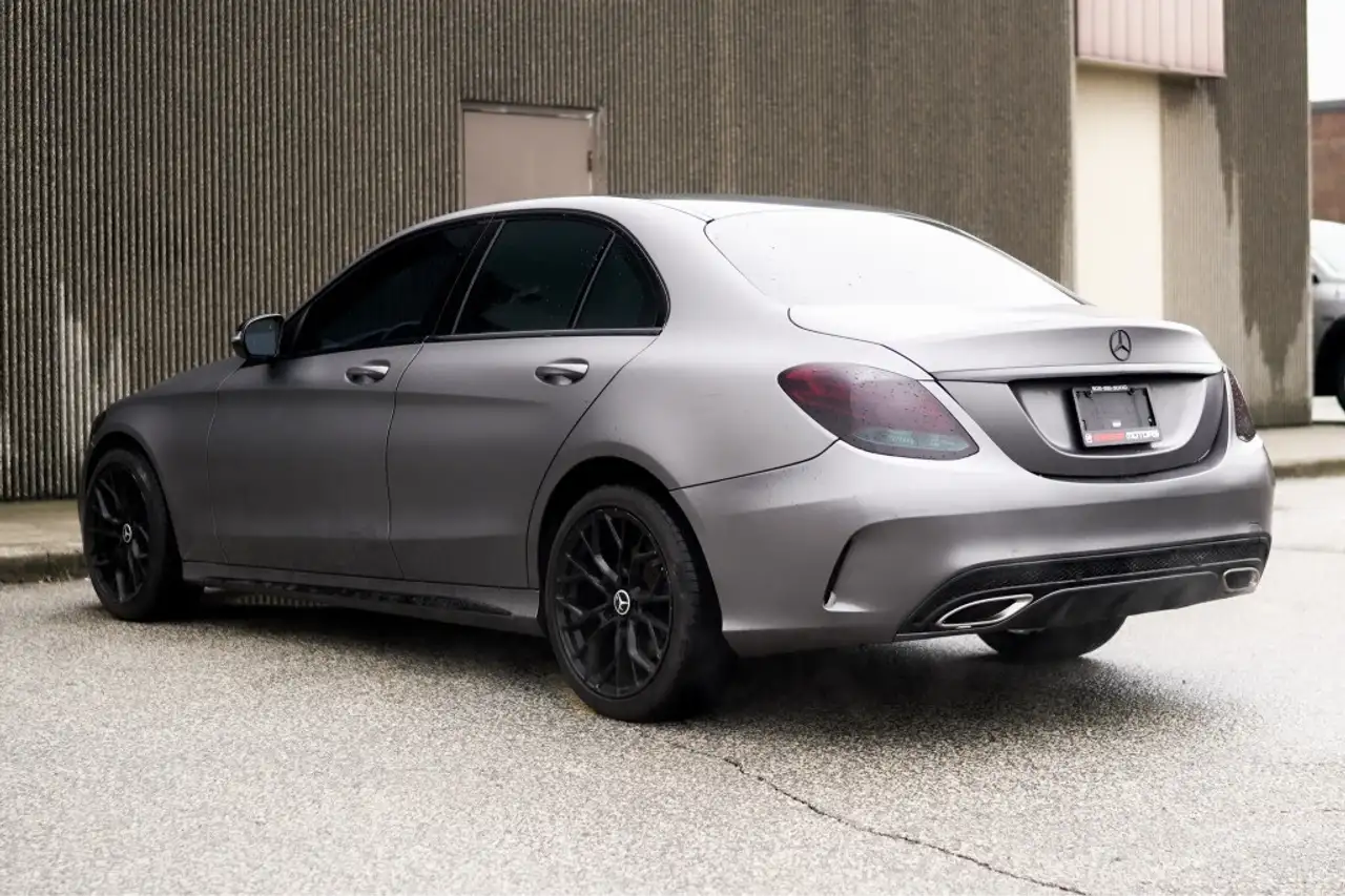 Mercedes-Benz C-Class снимка Mercedes-Benz C-Class