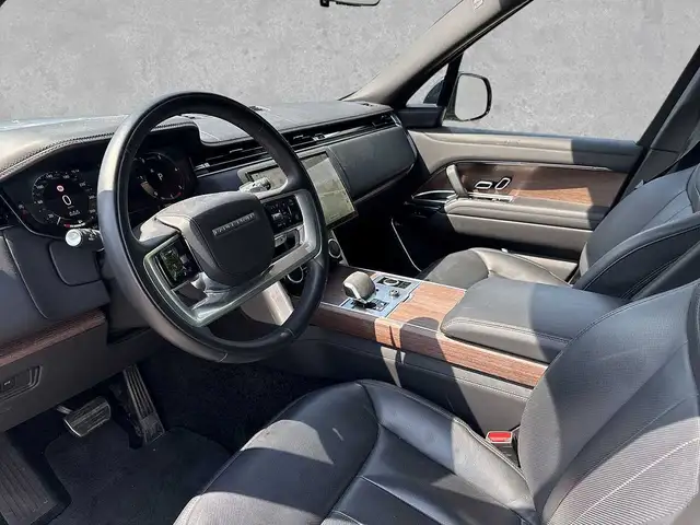 Land Rover Range Rover view 3