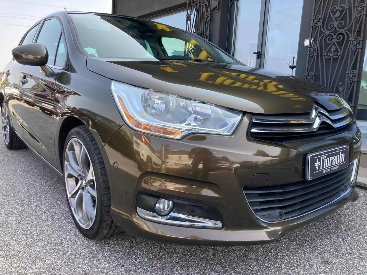 Citroen C4 1.6 VTi 120 Exclusive Brown - 2