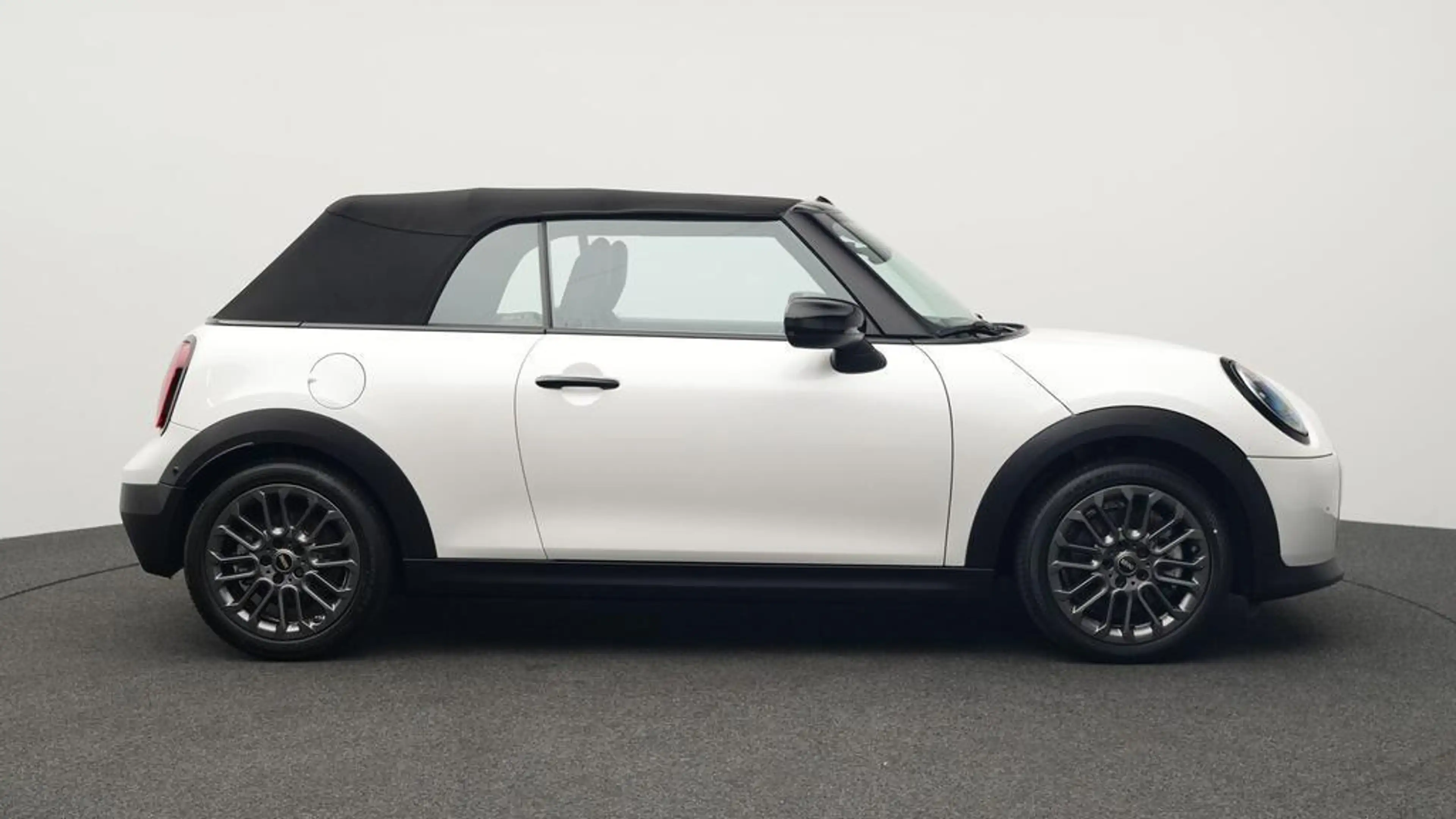MINI Cooper C Cabrio Favoured Trim — photo 3