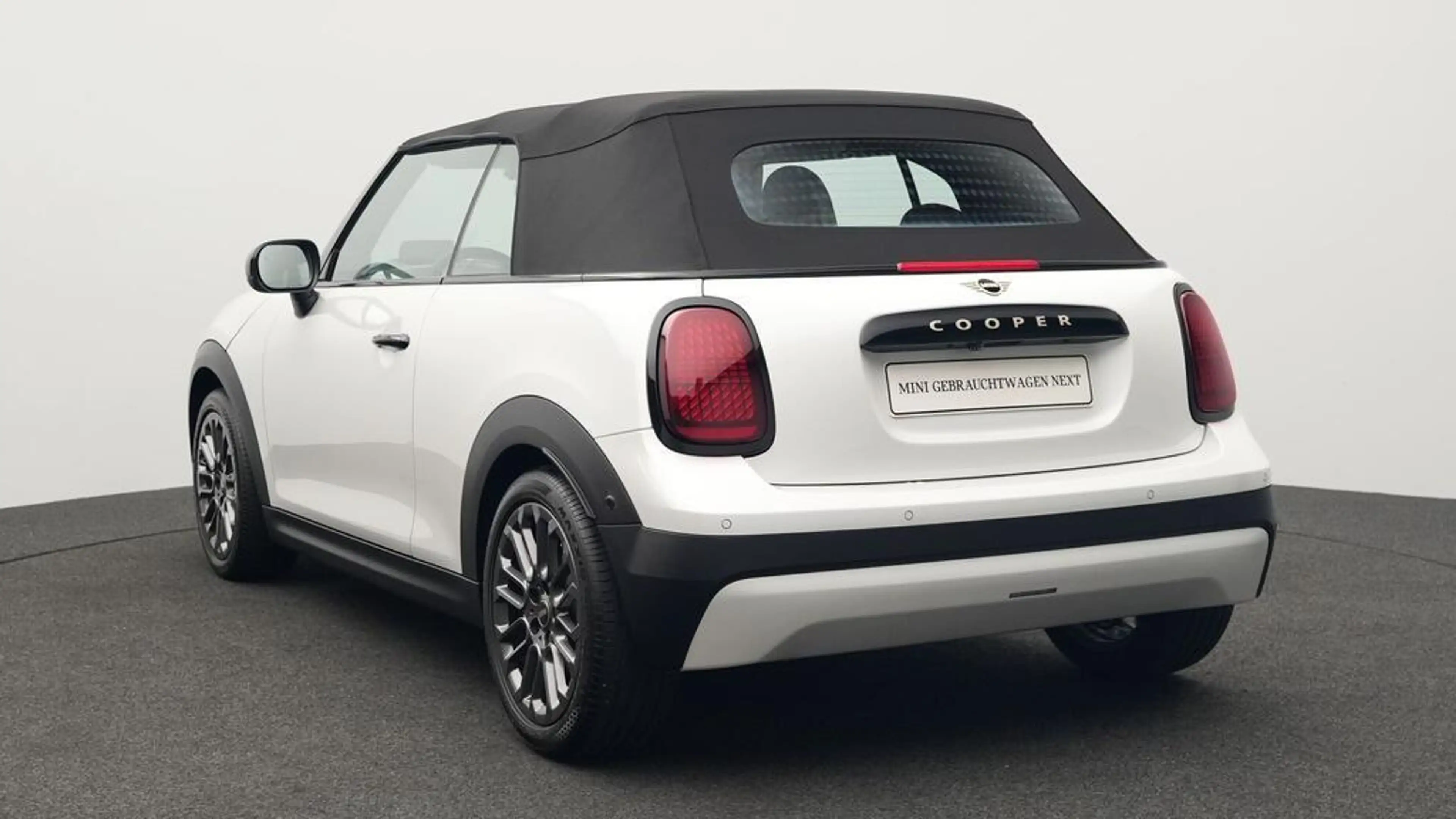 MINI Cooper C Cabrio Favoured Trim — photo 4