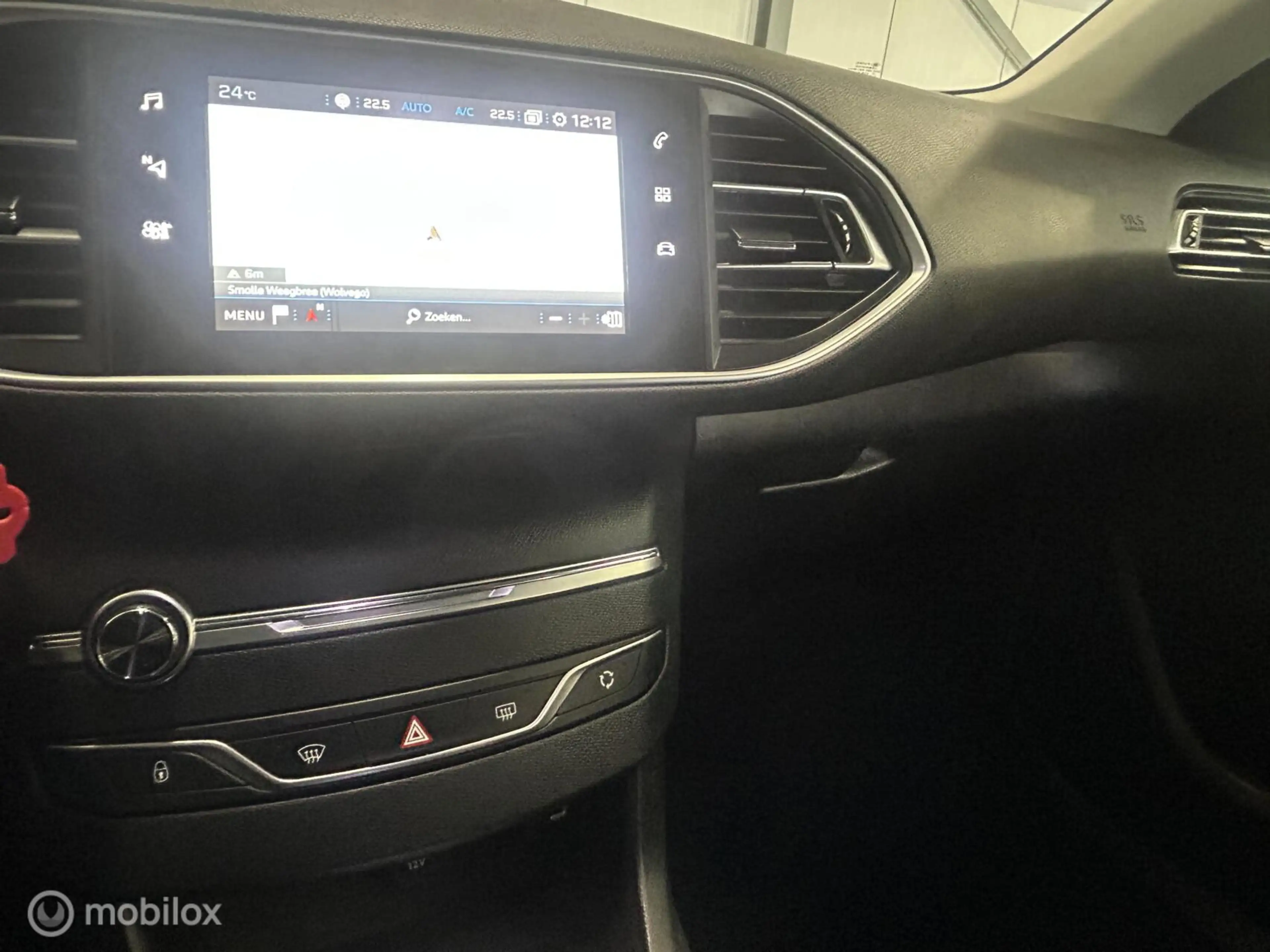 Peugeot 308 SW 1.6 BlueHDI Blue Lease Executive — photo 14