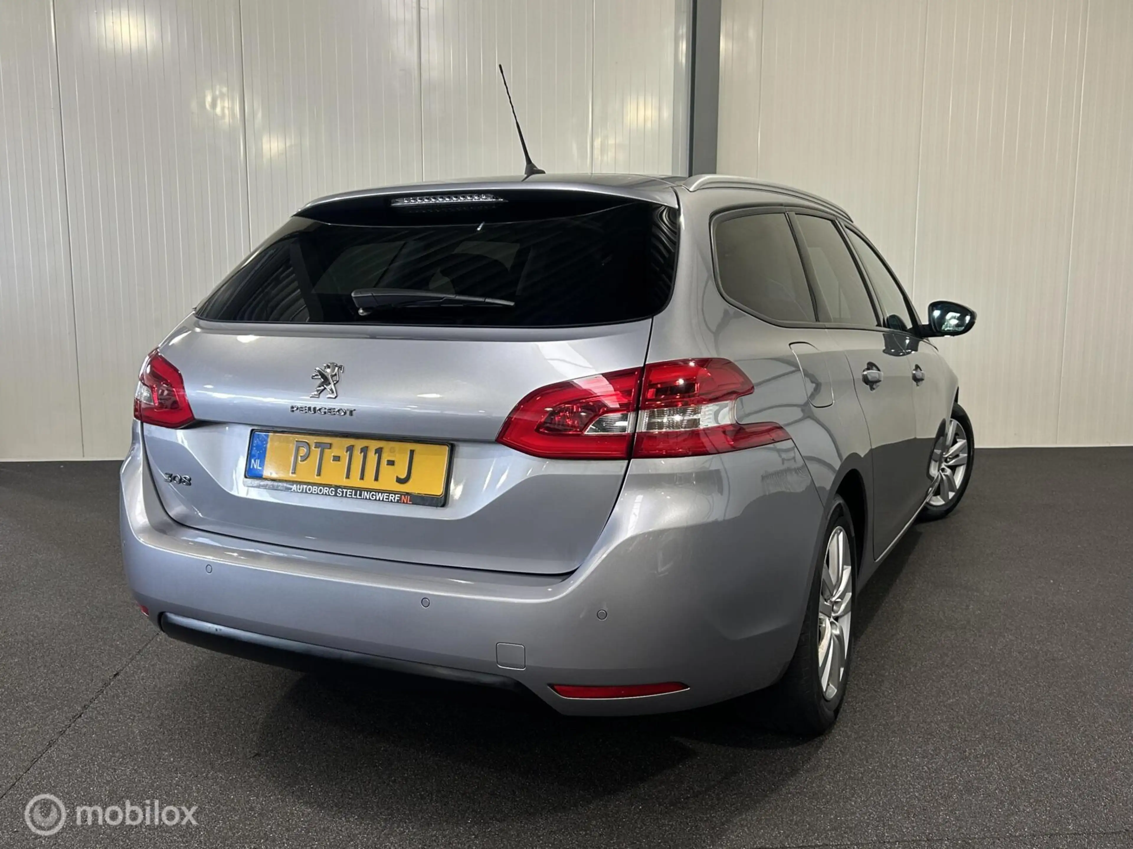 Peugeot 308 SW 1.6 BlueHDI Blue Lease Executive — photo 15