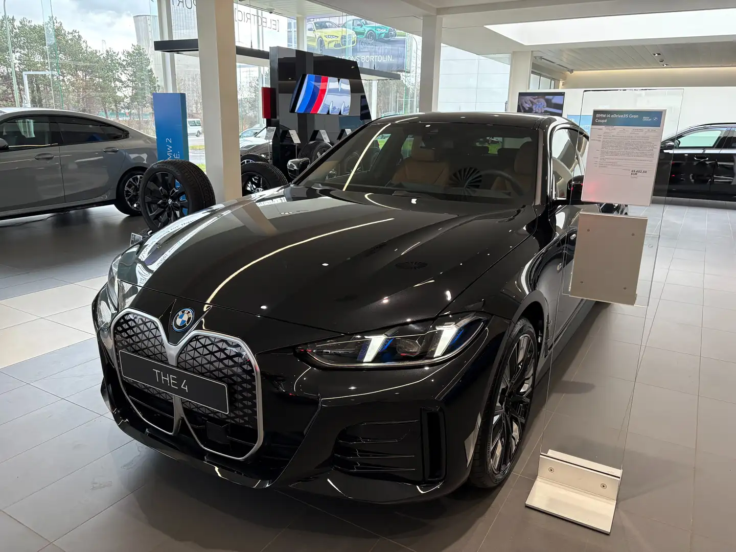 BMW i4 Gran Coupe 70.3 kWh eDrive35 Schwarz - 1