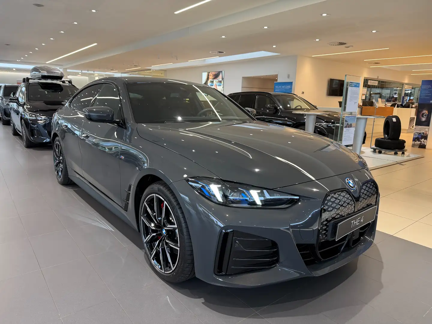 BMW i4 Gran Coupe 70.3 kWh eDrive35 Grijs - 1