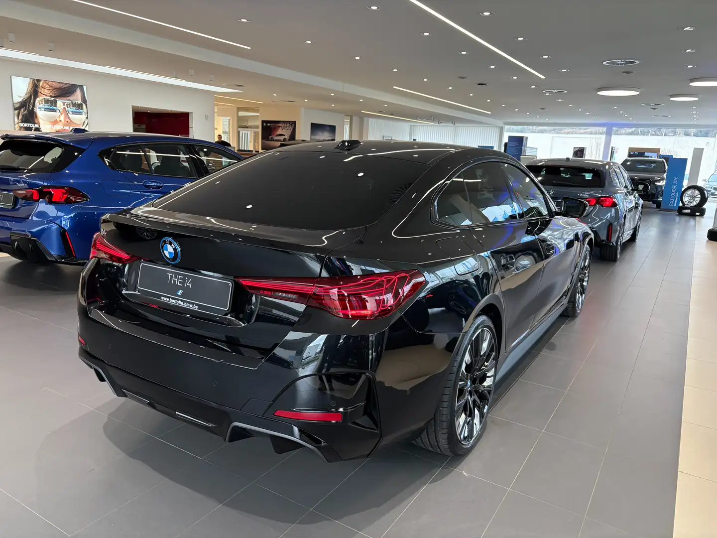 BMW i4 Gran Coupe 70.3 kWh eDrive35 Schwarz - 2
