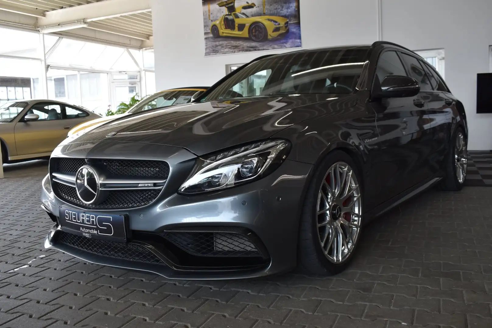 Mercedes-Benz C 63 S T AMG Burmester AHK HeadUp SportAGA Grau - 1