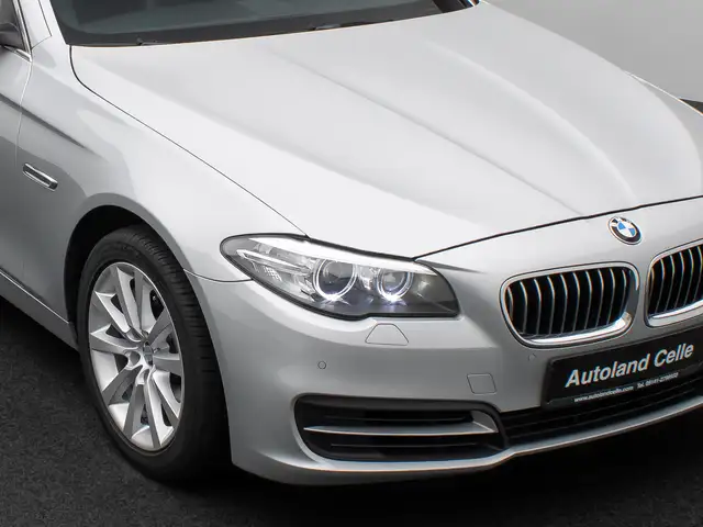 BMW 5 Series view 18