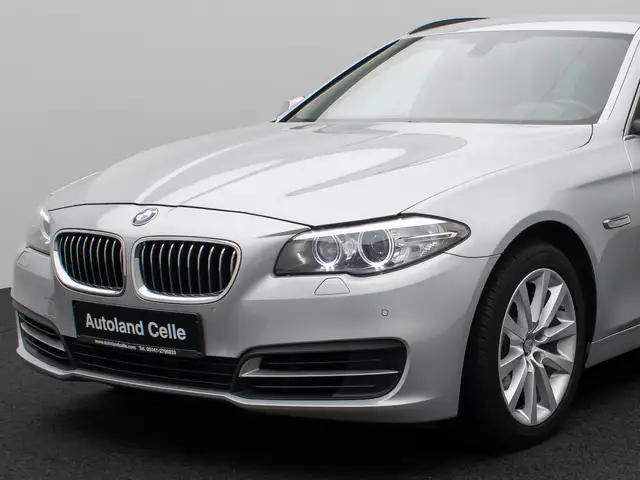 BMW 5 Series view 17