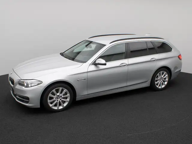 BMW 5 Series view 12