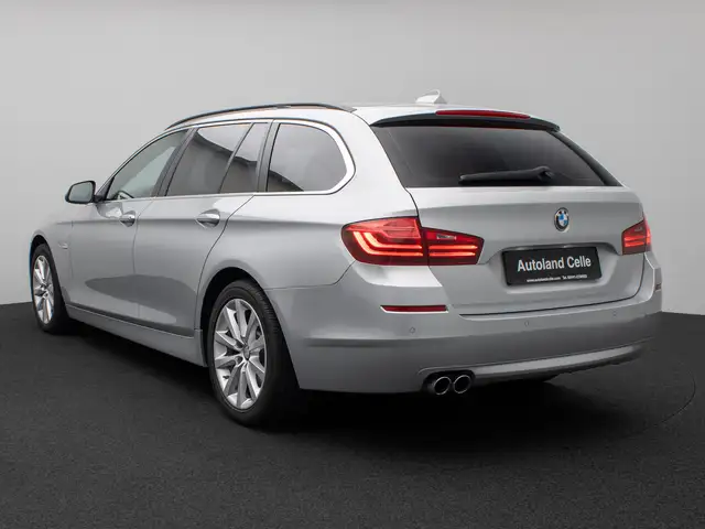 BMW 5 Series view 9