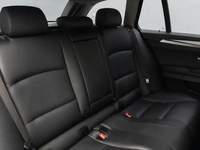 BMW 5 Series view 27