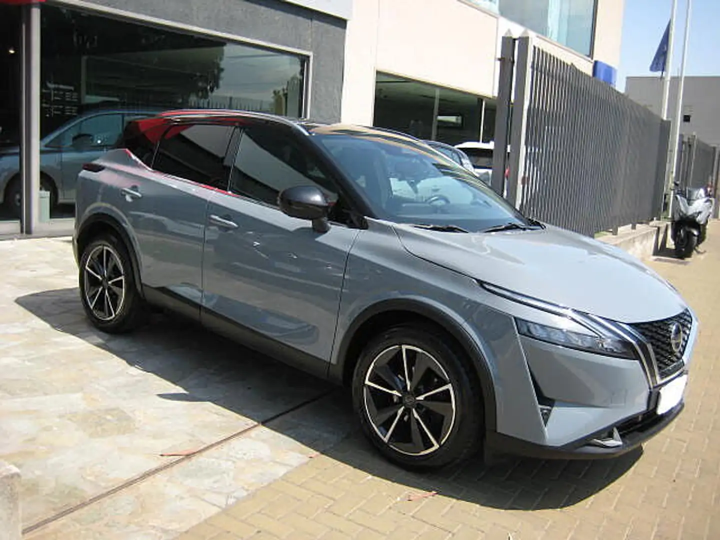Nissan Qashqai 3ª serie MHEV 158 CV Xtronic N-Style Grigio - 2
