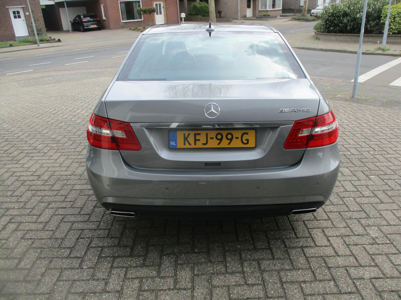 Mercedes-Benz E 200 E200 CGI BlueEfficiency Aut. AMG — photo 5