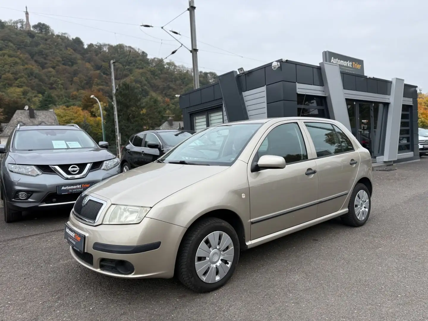 Skoda Fabia Ambiente! Automatik! Scheckheft! Wenig KM! Beige - 1