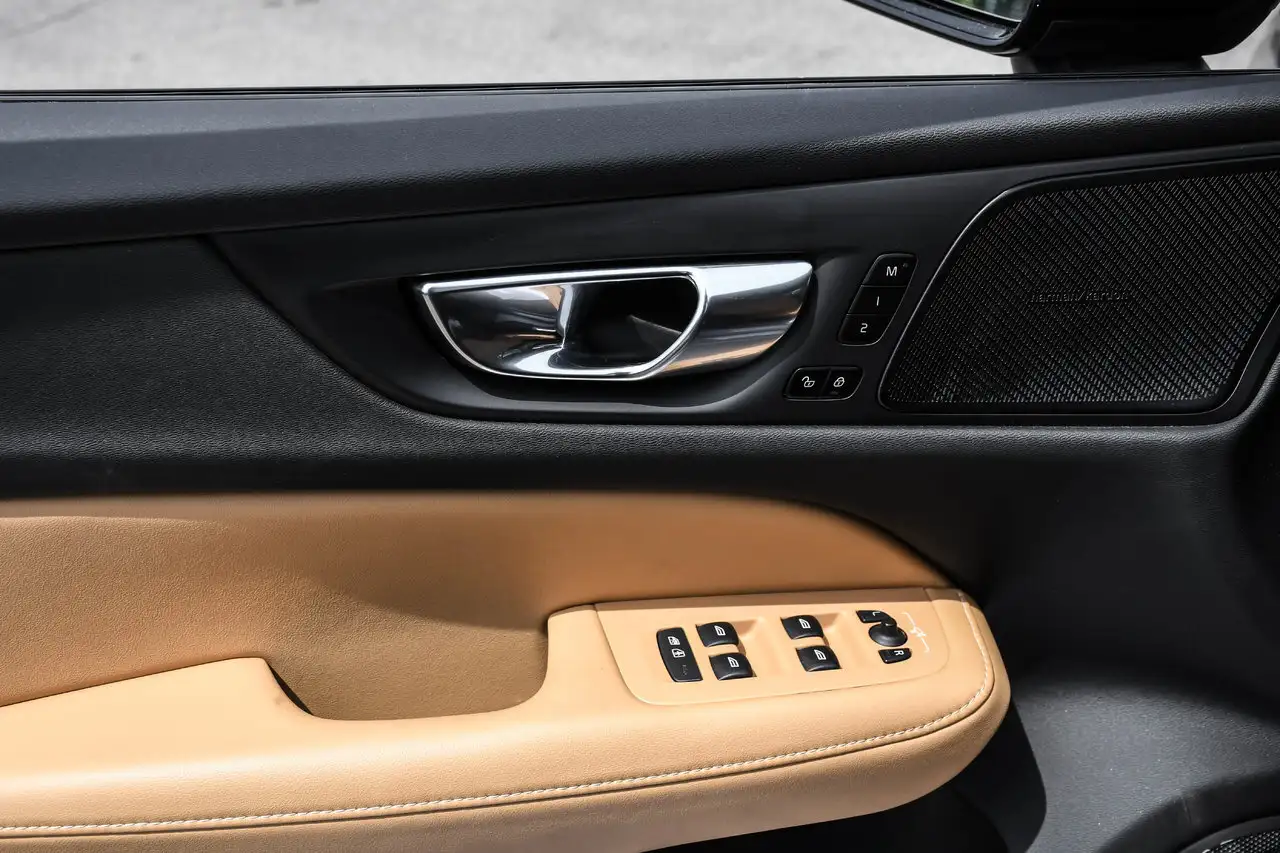 Volvo V60 снимка Volvo V60