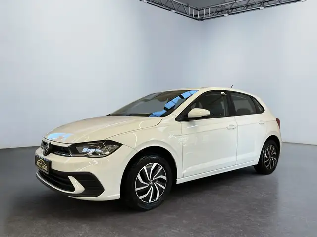 Volkswagen Polo view 2