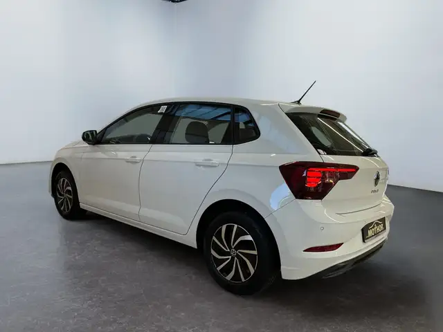 Volkswagen Polo view 4