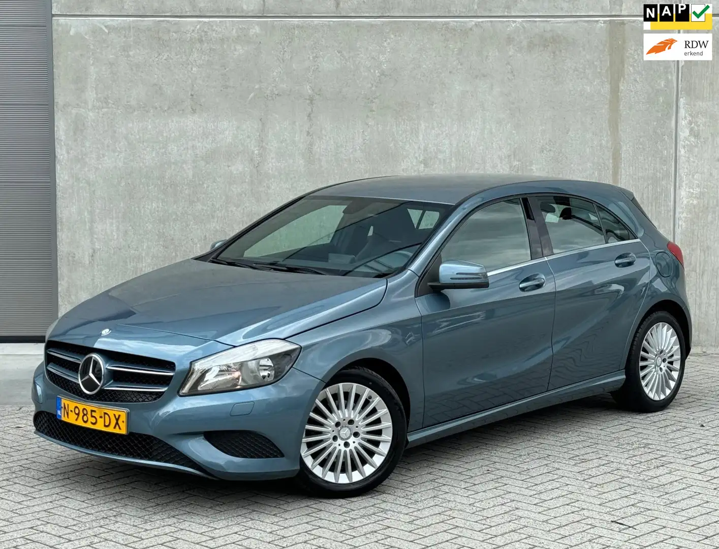 Mercedes-Benz A 180 A180 1.6 122pk 2013 Blauw Blauw - 1