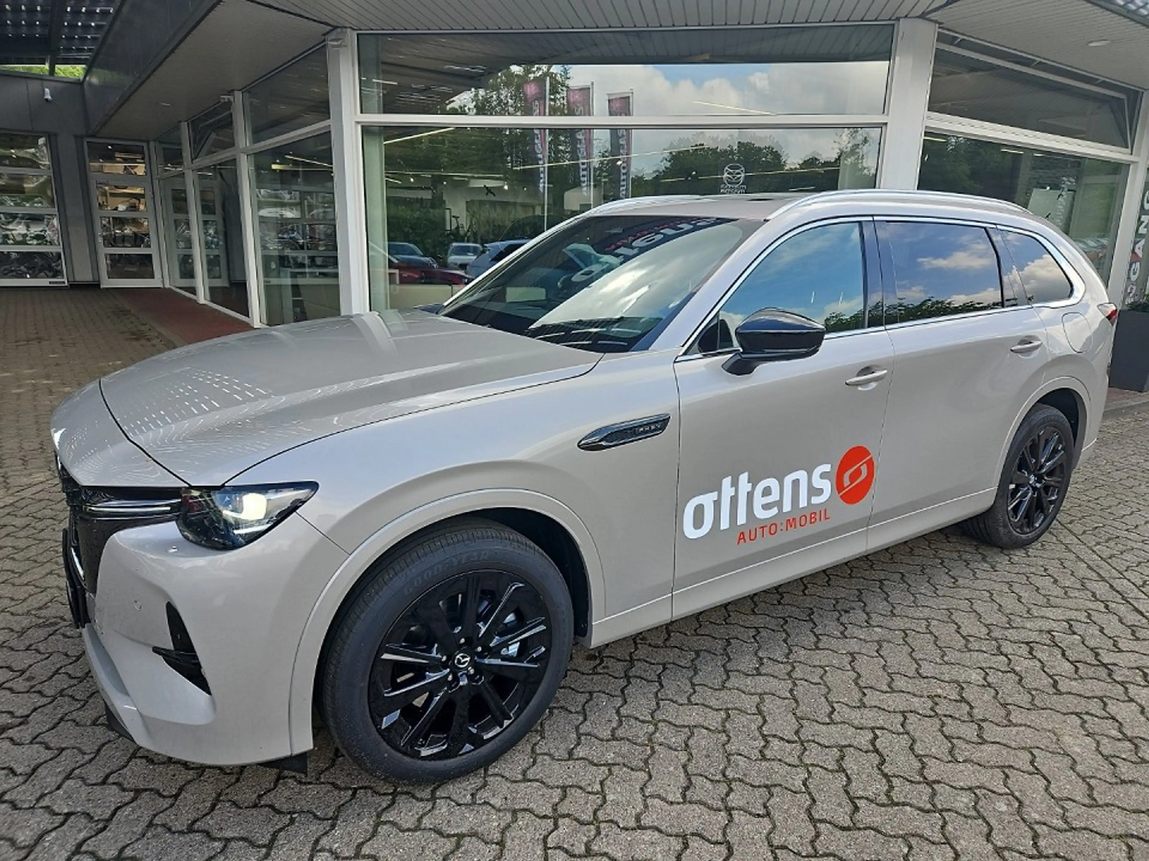 Mazda CX-80 2,5i PHEV Homura Plus 7-Sitzer — photo 2