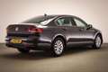 Volkswagen Passat 1.5 TSI Comfort Business | LED | APP CONNECT | CAM Grijs - thumbnail 2