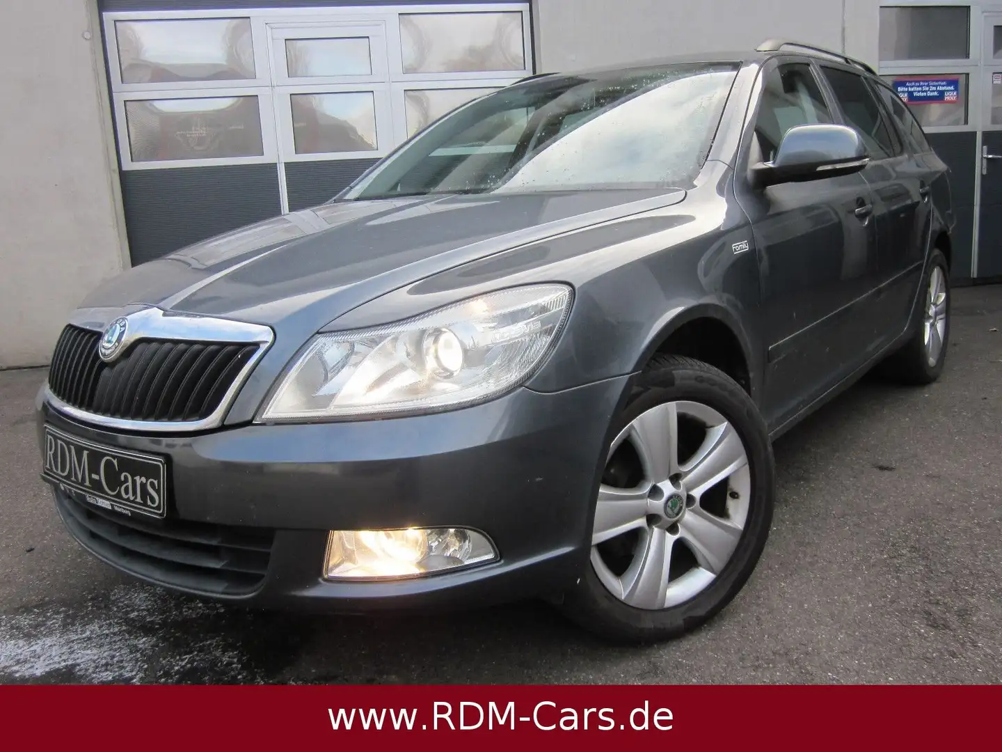 Skoda Octavia 1.8 TSI 4x4 Family Combi *Motorschaden* Grau - 1