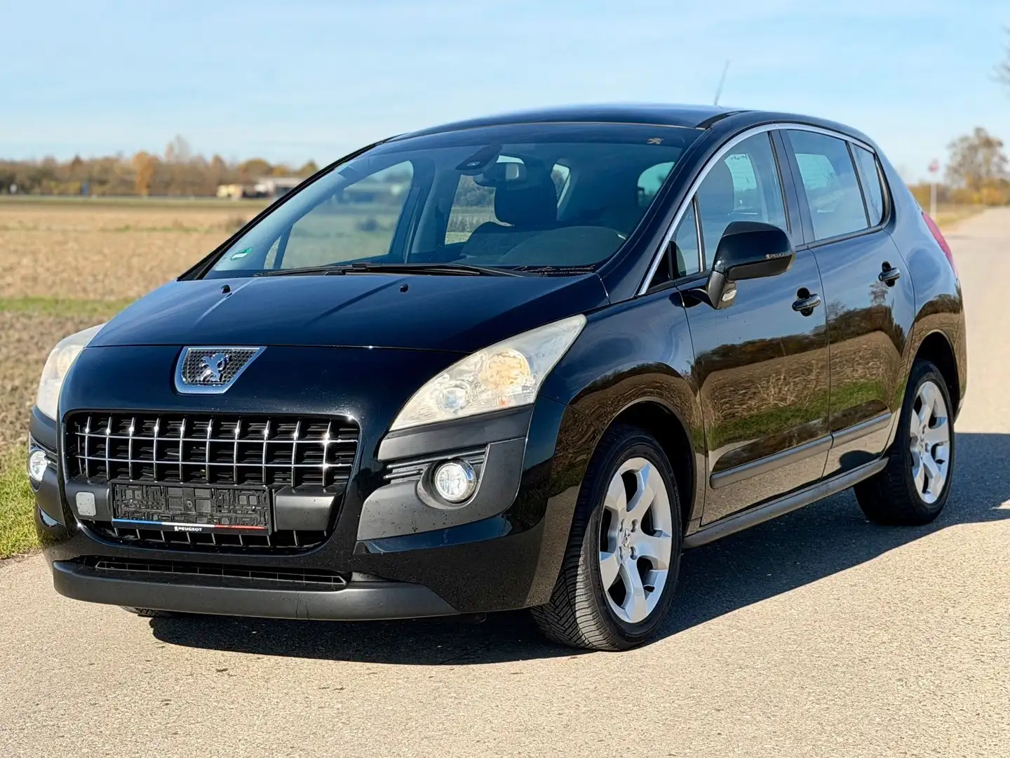 Peugeot 3008 Premium *88.000KM * Euro 5 * Schwarz - 1