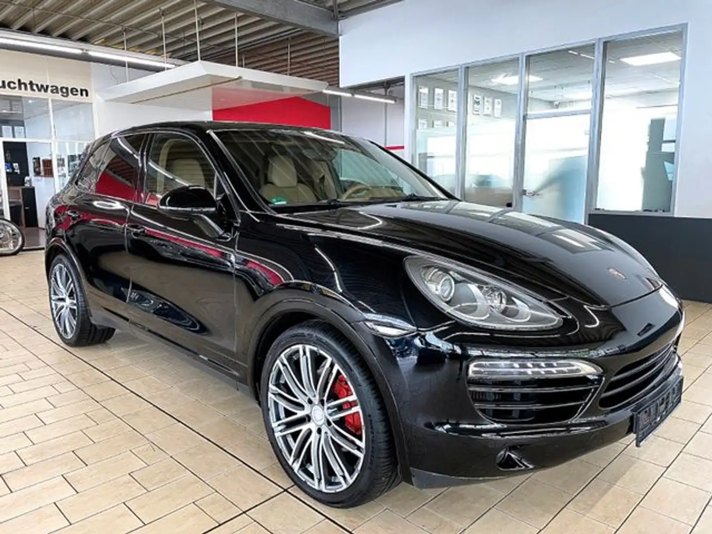 Porsche Cayenne 3.0D *NAVI+LEDER-BEIGE+PANORAMA+21' Schwarz - 1