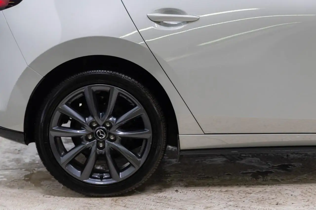 Mazda 3 снимка Mazda 3