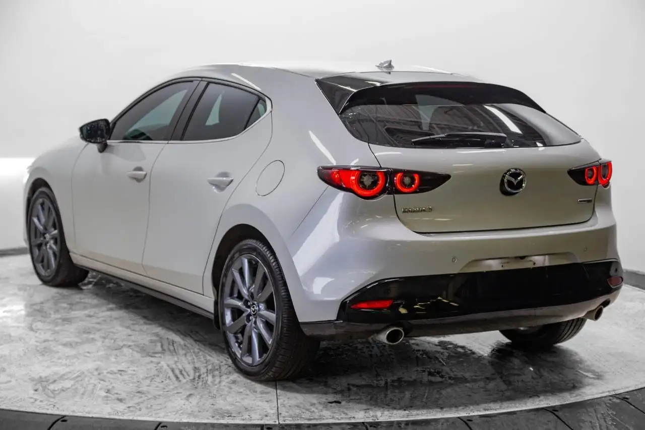Mazda 3 снимка Mazda 3
