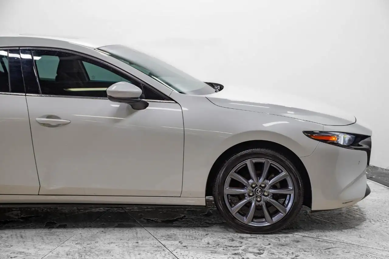 Mazda 3 снимка Mazda 3