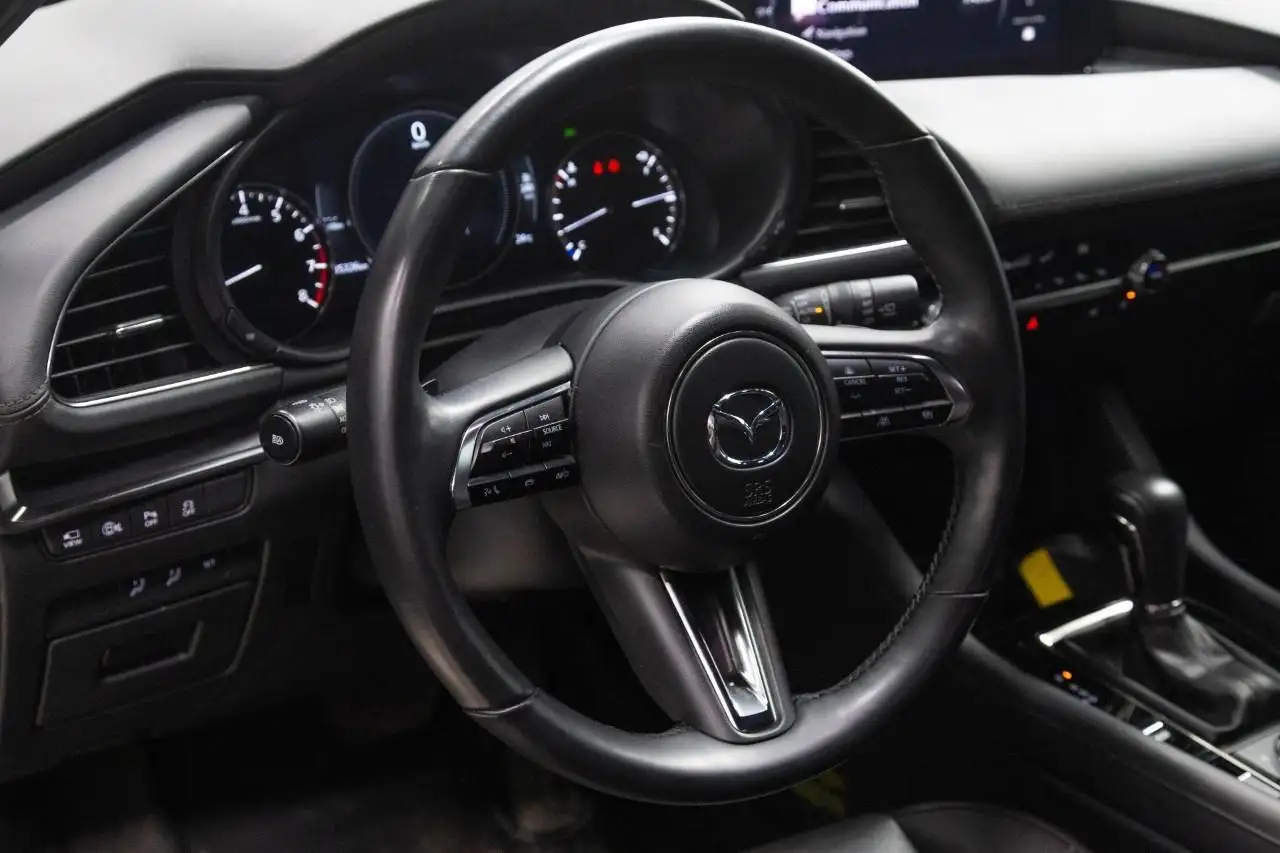 Mazda 3 снимка Mazda 3