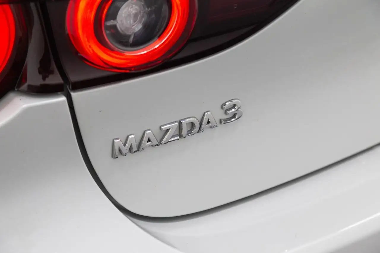 Mazda 3 снимка Mazda 3