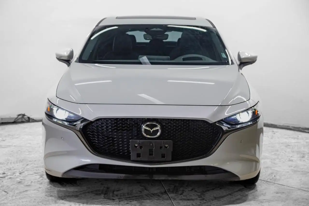 Mazda 3 снимка Mazda 3