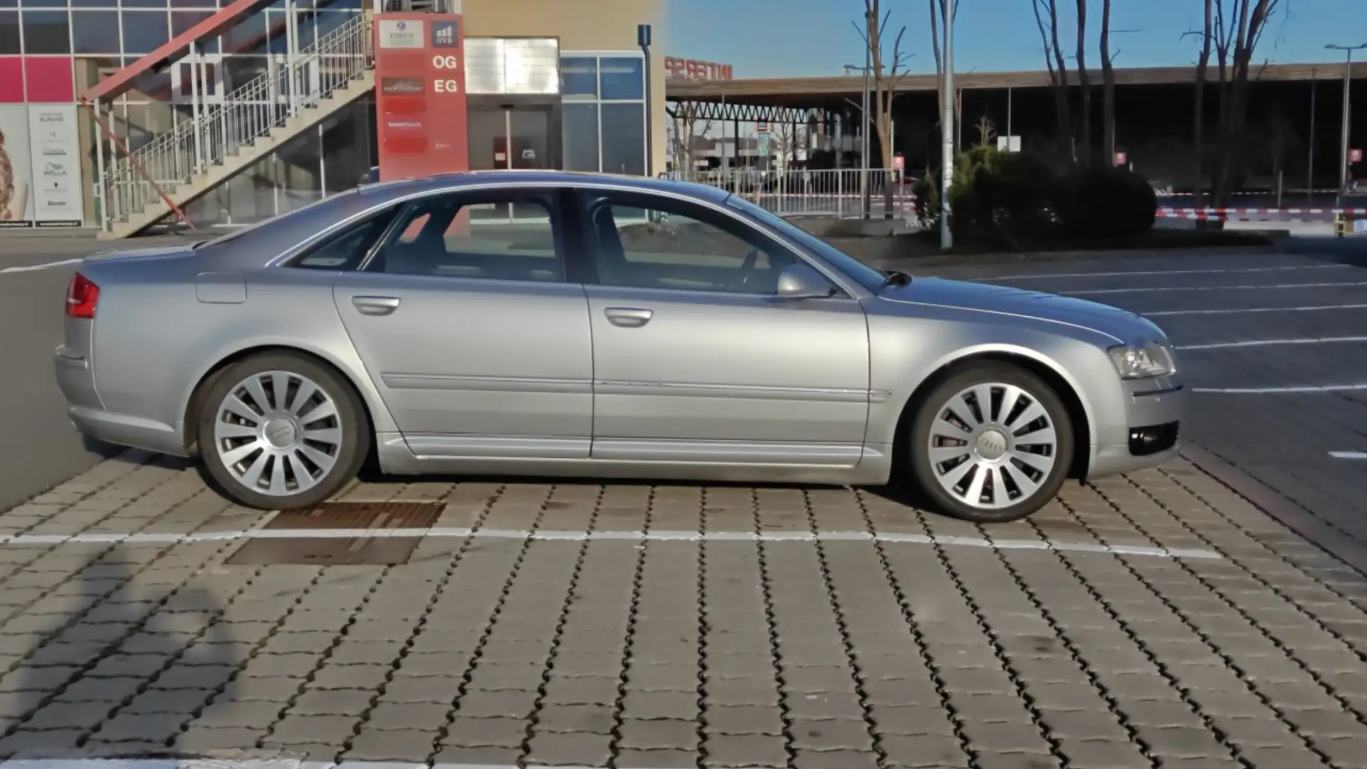 Audi A8 4,2 V8 quattro Tiptronic Limousine Silber - 1