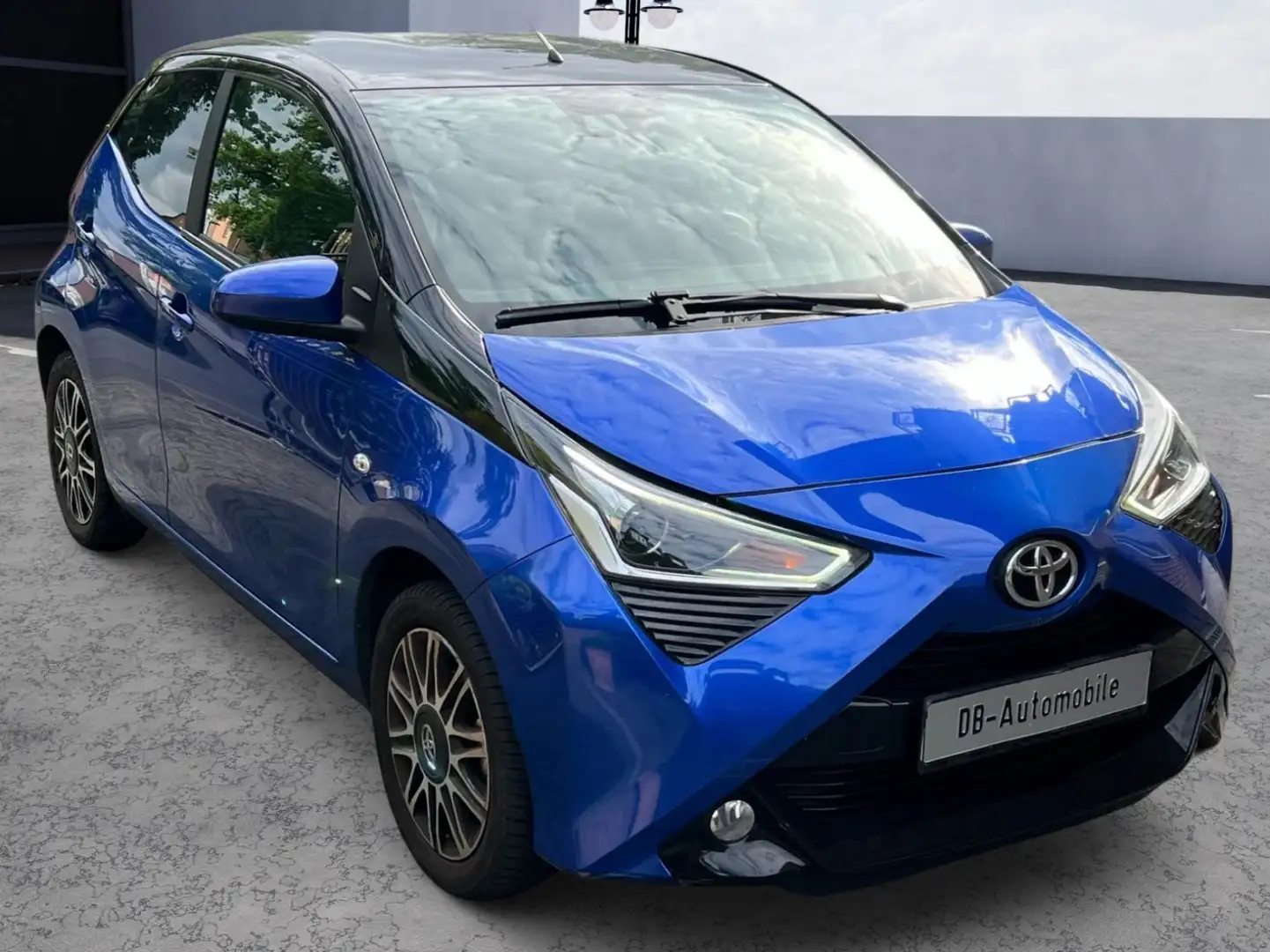 Toyota Aygo x-clusiv Style Selection,Apple Car,GARANTIE Albastru - 2