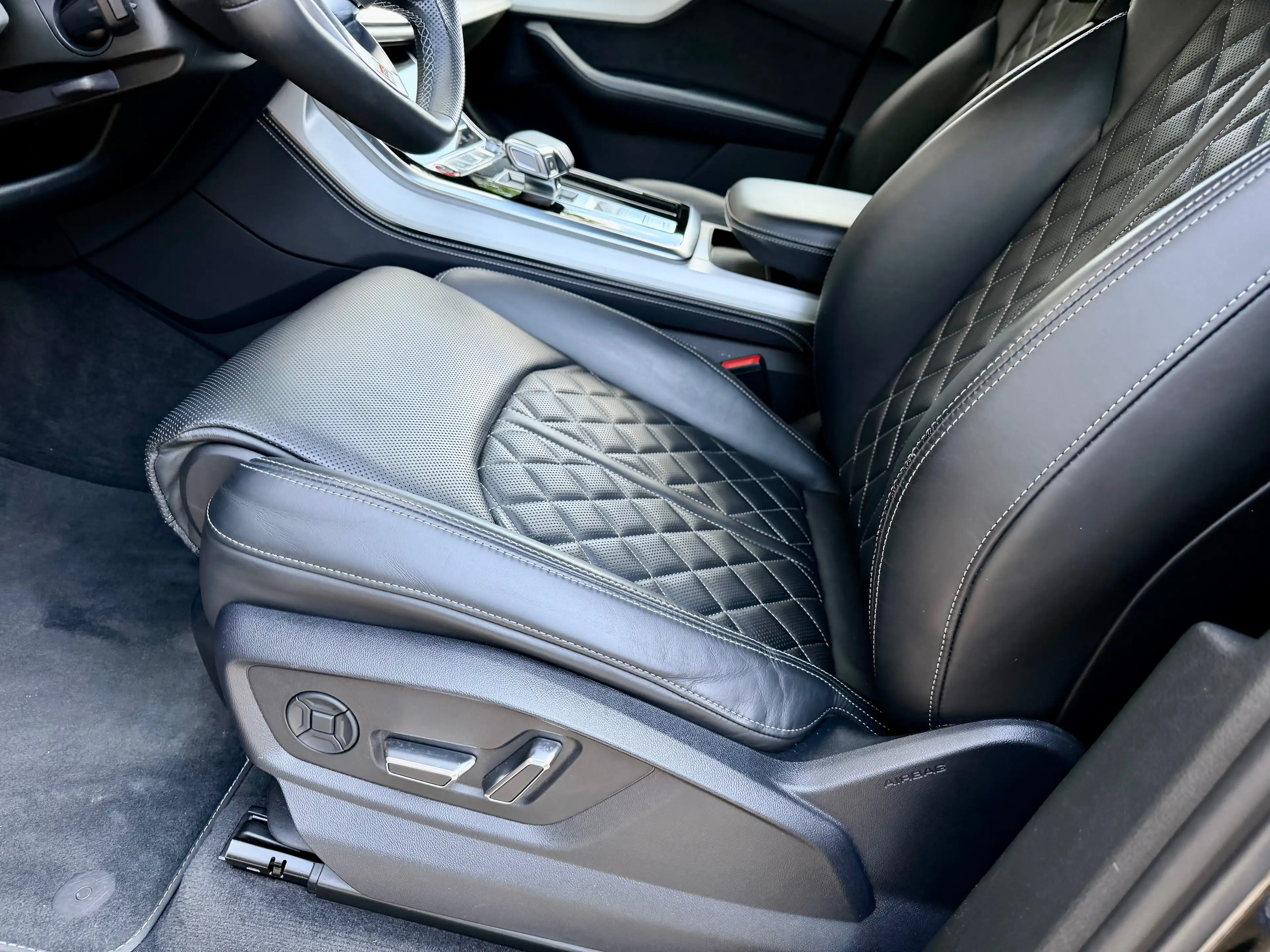 Audi SQ7 4.0TDI 435PS Quattro 7-Sitz Matrix B&O Soft Close — photo 14