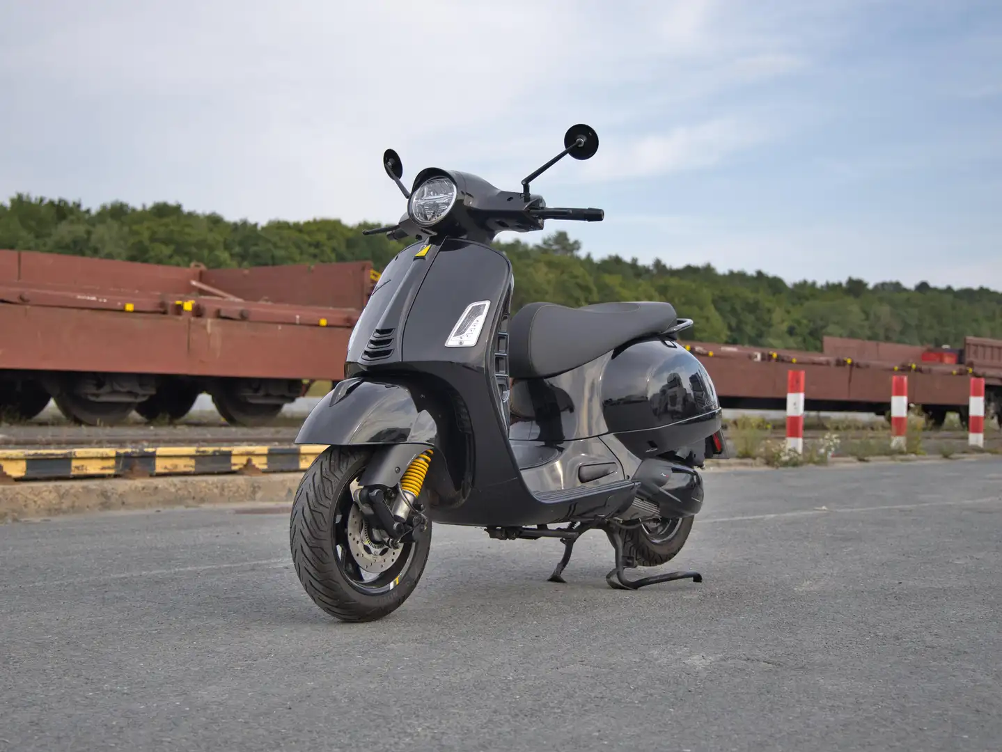 Vespa GTS Super Tech 300 HPE Noir - 2