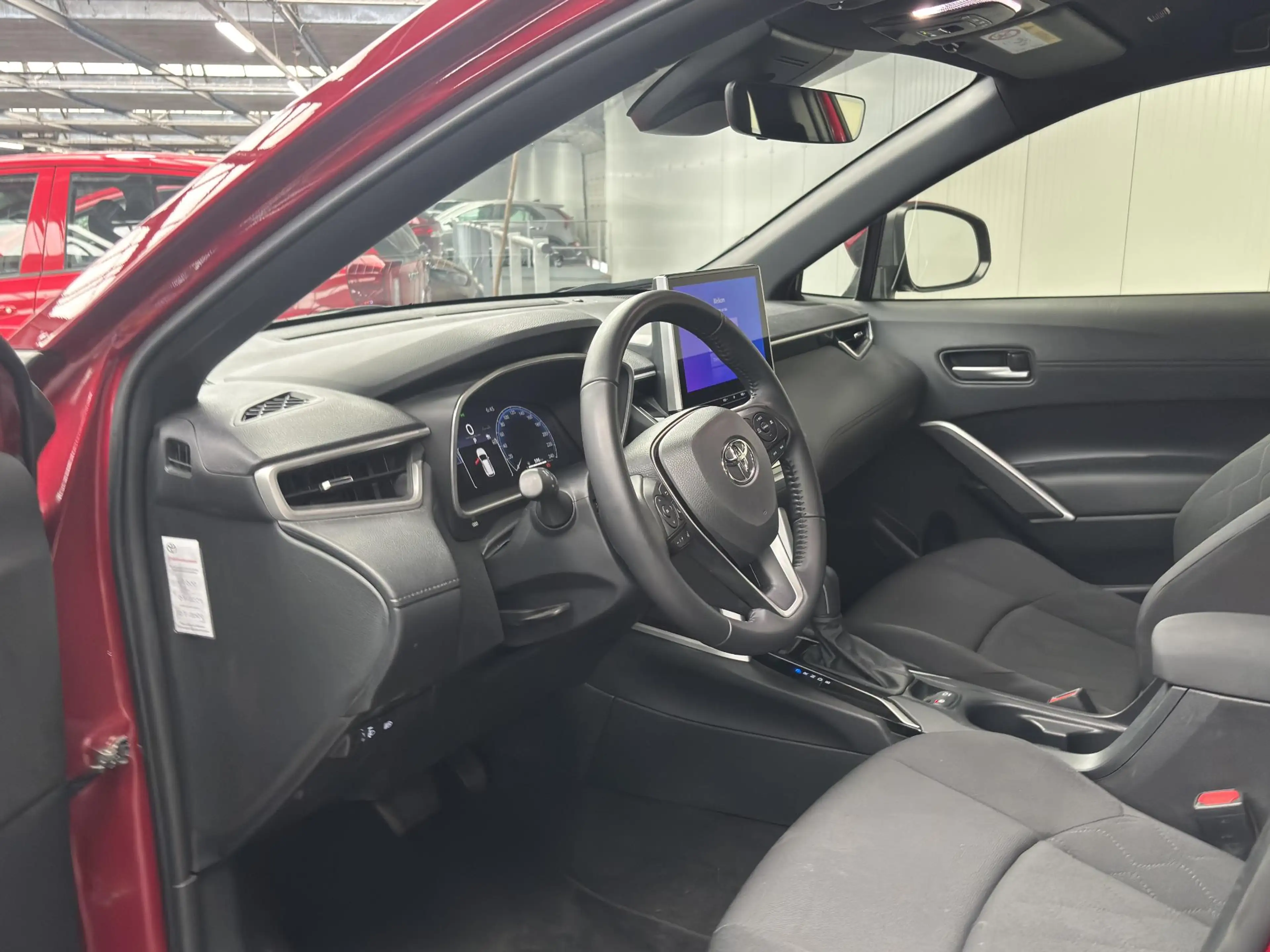 Toyota Corolla Cross Hybrid 140 Active — photo 6