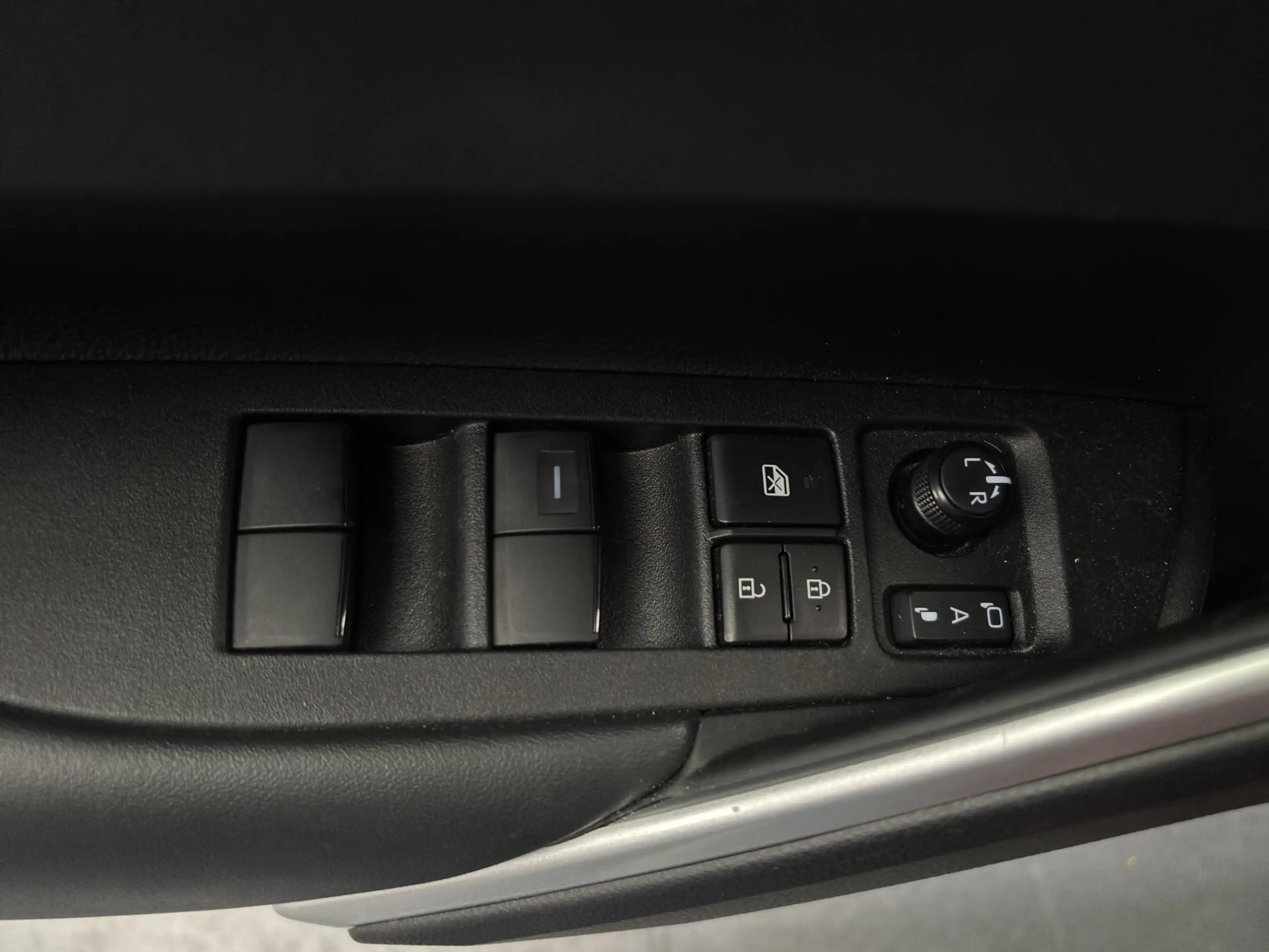 Toyota Corolla Cross Hybrid 140 Active — photo 5