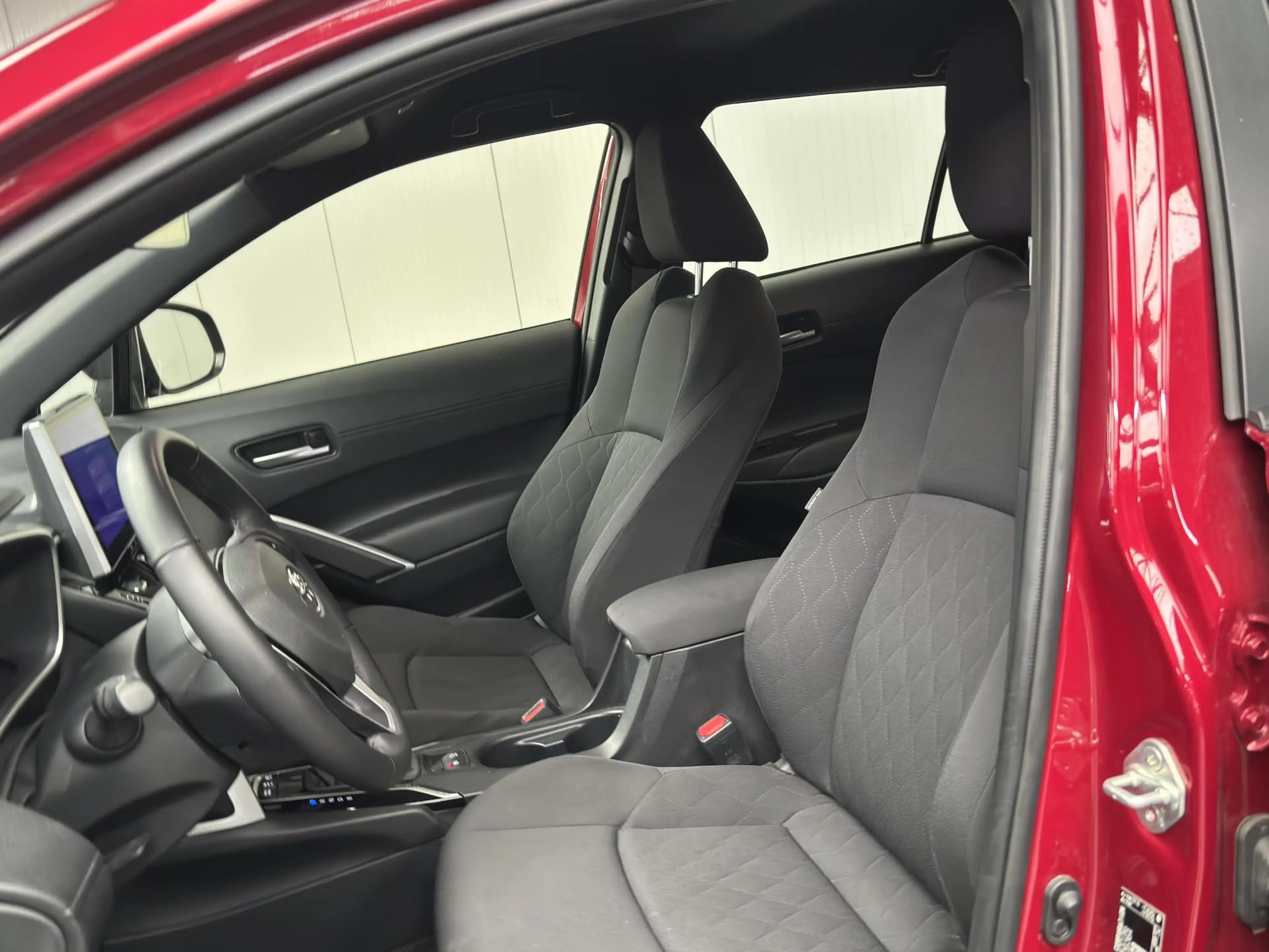 Toyota Corolla Cross Hybrid 140 Active — photo 2