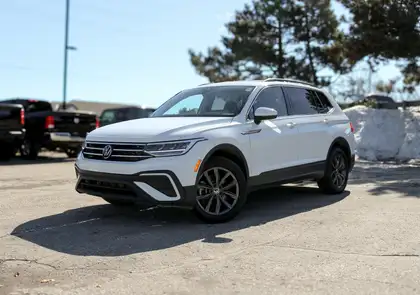 White 2024 Volkswagen Tiguan Comfortline 4Motion SUV / Crossover 8-Speed Automatic