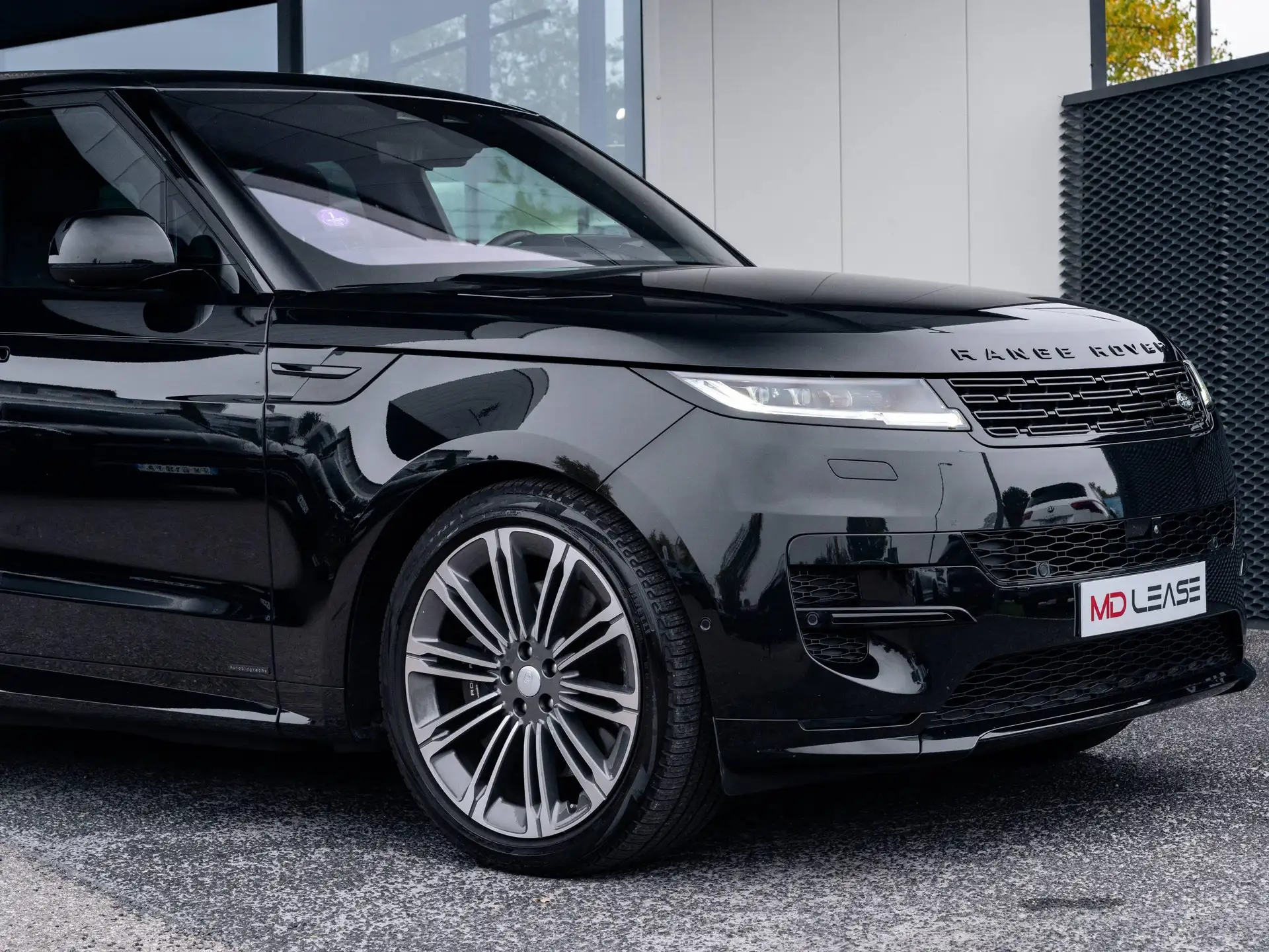 Land Rover Range Rover Sport P400 2024 검정 사진 3