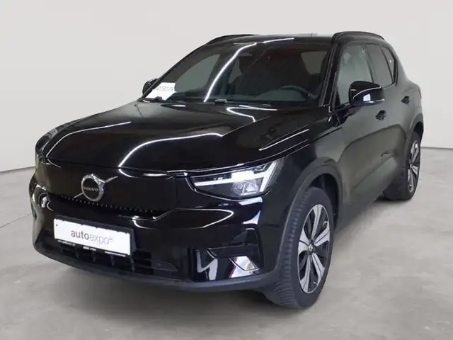Volvo XC40 view 2