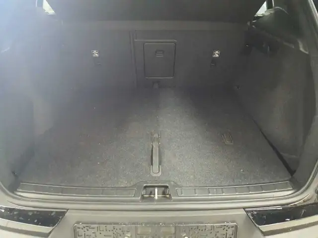 Volvo XC40 view 15