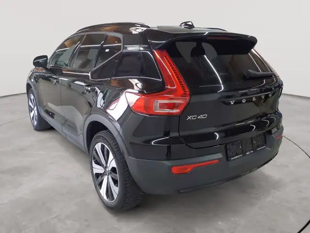 Volvo XC40 view 5