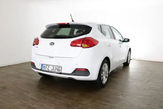 Kia Ceed view 8