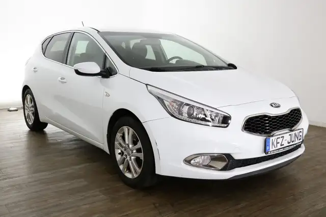 Kia Ceed view 4